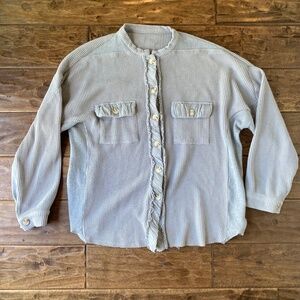 Women's Medium Gray Frayed Waffle Knit Button Front Shacket Top Lagenlook